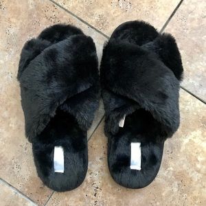 New Victoria’s Secret Slippers Size 9-10 (large)